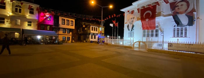 Mütareke Anıtı is one of Mudanya.