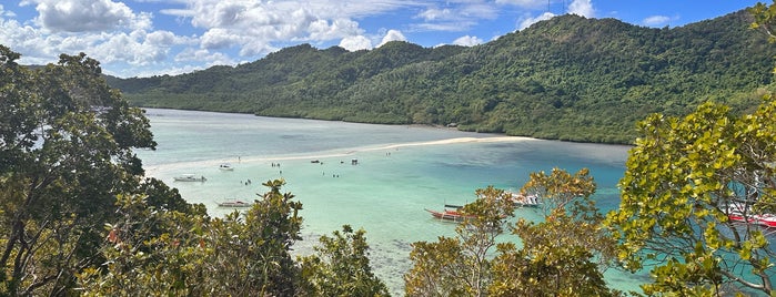 Snake Island is one of Palawan.