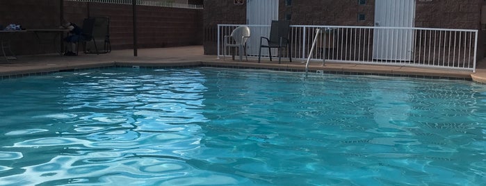 Pool at Serenity- Las Vegas is one of Tempat yang Disukai Ryan.