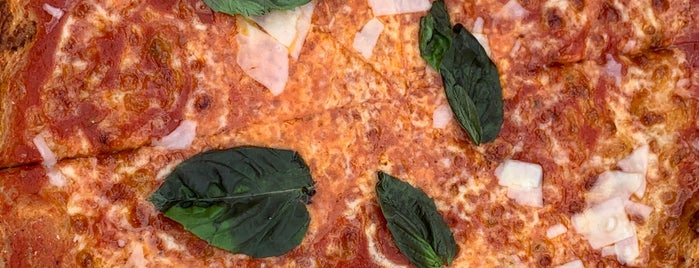 Pizzata Pizzeria is one of Posti che sono piaciuti a Retna.