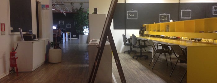 Nós Coworking is one of Lugares.