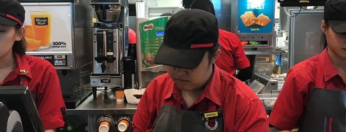 McDonald's & McCafé is one of Must-visit Burger Joints in Kota Kinabalu.