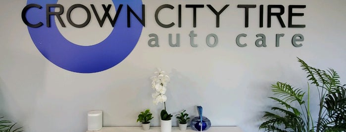 Crown City Tire and Auto Repair is one of Locais curtidos por John.