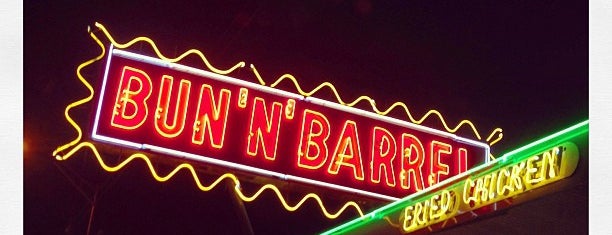 Bun 'N' Barrel is one of Places to Eat (DDD, etc).