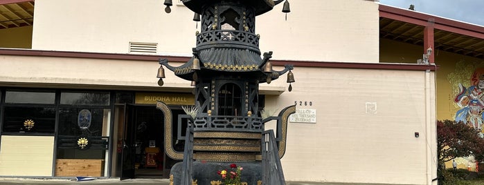 City of Ten Thousand Buddhas is one of California ToDo.