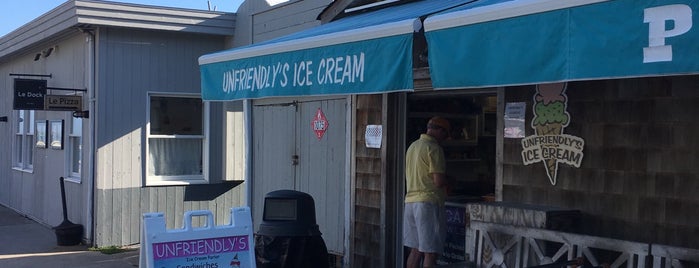 Unfriendly's Ice Cream is one of สถานที่ที่ Liccy ถูกใจ.