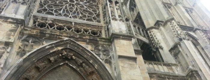 Église Saint-Jacques is one of Normandie.