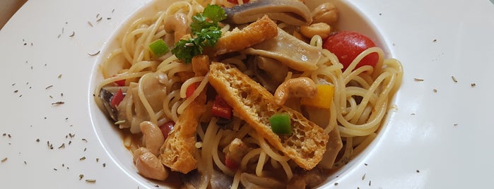 Sauté 素特 is one of Singapore's Vegan.