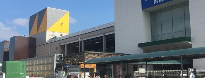 DCMダイキ 大和郡山店 is one of Orte, die Shigeo gefallen.