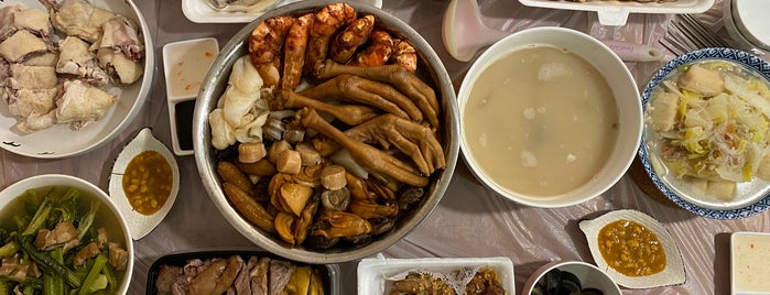 Chiu Chow Delicacies is one of Hong Kong Michelin.