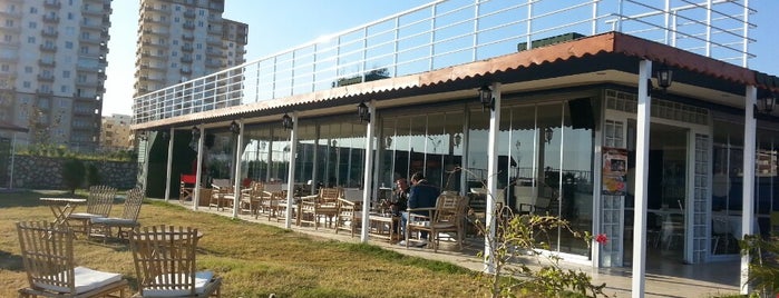 Alyans Beach Cafe&Restorant is one of cafeler.