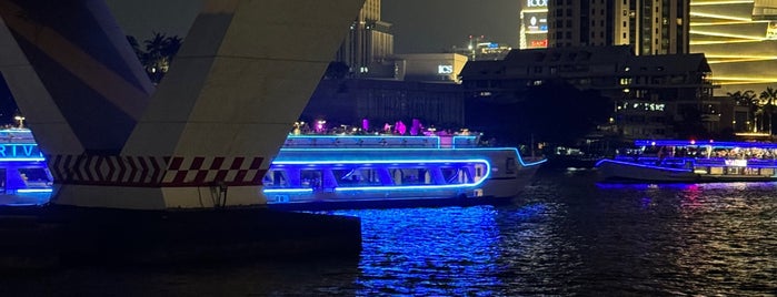 Asiatique Shuttle Boat is one of "Must Go" in Bangkok!.