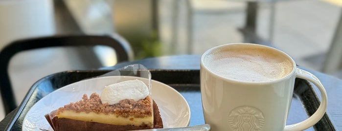 Starbucks is one of Eddyさんのお気に入りスポット.