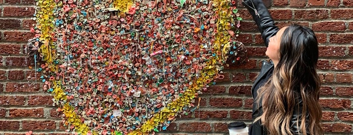 Gum Wall is one of New 4SQ Discoveries.