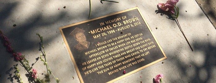 Michael Brown Memorial is one of Lugares favoritos de Jackie.