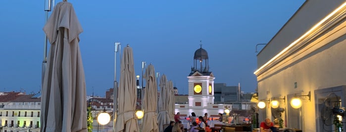 Puertalsol taberna by Chicote is one of Locais salvos de César.