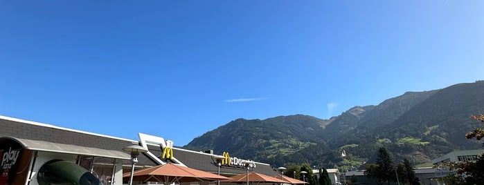 McDonald's is one of بيرتساو.