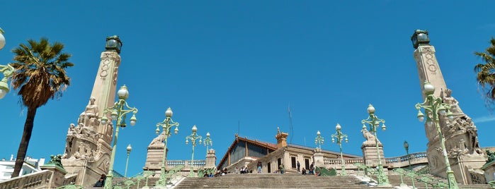 Escaliers de la Gare Saint-Charles is one of Marseille, Aix, Hyères.