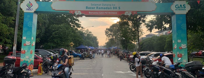 Bazar Ramadhan Bandar Kinrara is one of Makan @ PJ/Subang (Petaling) #7.