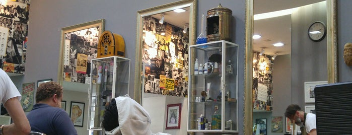Kbloo Barber Shop is one of Saloes de Beleza.