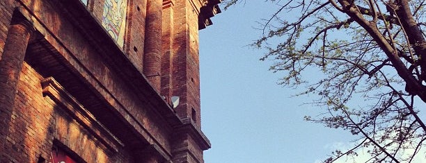 Pinacoteca do Estado de São Paulo is one of Grandes lugares pra ir.