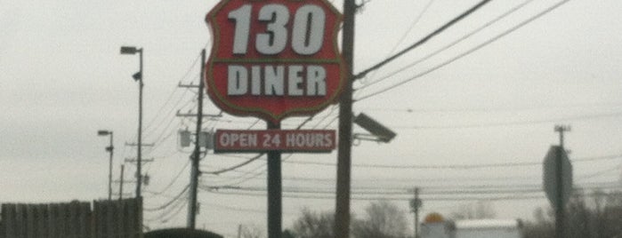 Route 130 Diner is one of Lugares favoritos de Joe.