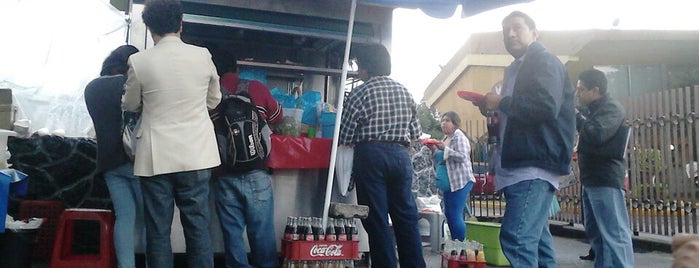 Tacos De Canasta Metro Quevedo is one of Locais curtidos por Alle.