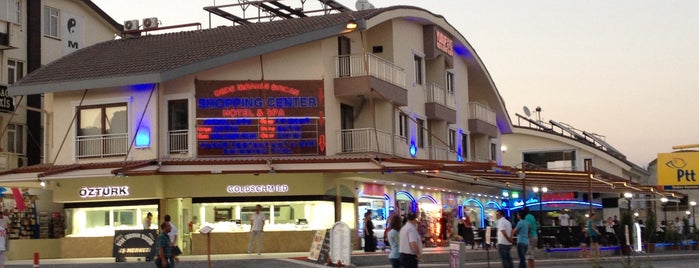 Lara Resurant & Cafe Bar is one of Posti salvati di Berkant.