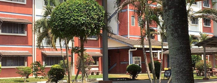 Universiti Teknologi MARA (UiTM) is one of jejak aku di sini.