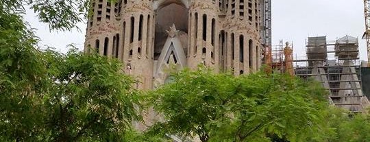 Plaça de la Sagrada Família is one of historical.