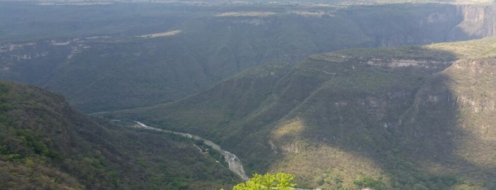 Mariscos El Mirador is one of Tempat yang Disukai Seele.