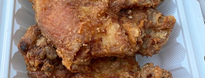 Charles Pan-Fried Chicken is one of Tempat yang Disukai John.