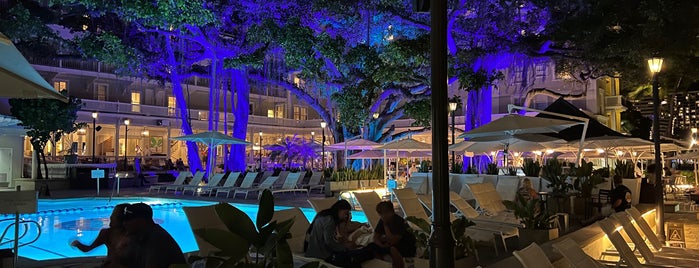 Moana Surfrider, A Westin Resort & Spa, Waikiki Beach is one of สถานที่ที่ Lenny ถูกใจ.