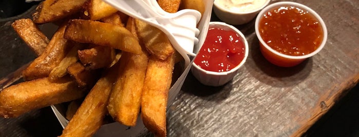 Pommes Frites is one of Lennyさんのお気に入りスポット.