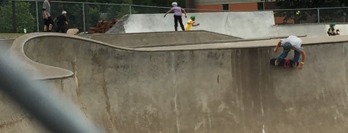 Edina YMCA Skatepark is one of Skate spots.