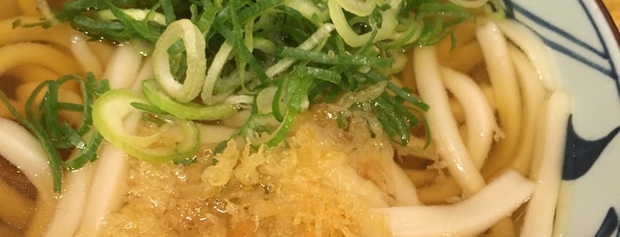 丸亀製麺 is one of Tomiyaさんのお気に入りスポット.
