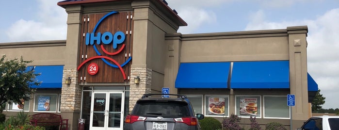 IHOP is one of The 15 Best Places for Marinara Sauce in Houston.