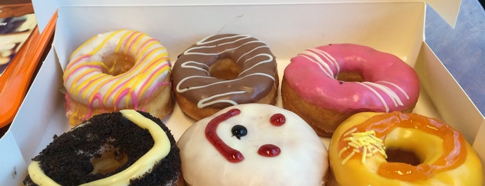 Dunkin Donut's is one of Deepak : понравившиеся места.