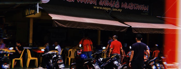 Nasi Ayam Gemas Mustafah Original is one of Tempat yang Disimpan ꌅꁲꉣꂑꌚꁴꁲ꒒.