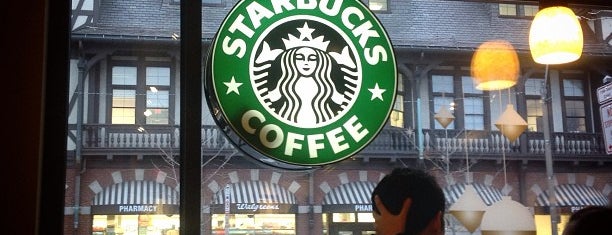 Starbucks is one of สถานที่ที่ Emily ถูกใจ.