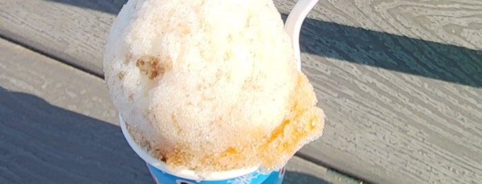 Pelicans Snowballs is one of Sweets & Treats.