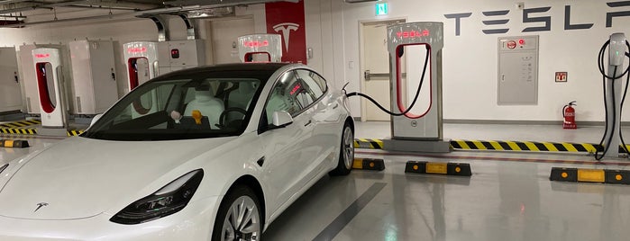 테슬라 수퍼차저 is one of Tesla Supercharger.