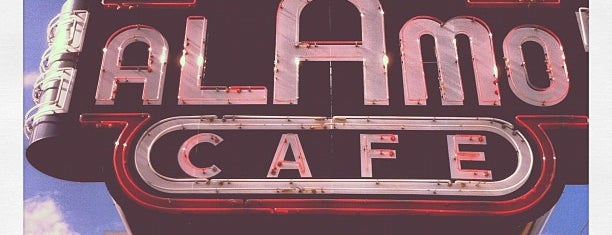 Alamo Cafe is one of Lugares favoritos de Erin.