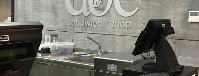 Doe Sandwich Shop is one of Restaurants to go.
