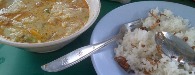 Soto Tangkar Ki Samaun is one of Tangerang/Serpong/Karawaci Dining Spot.