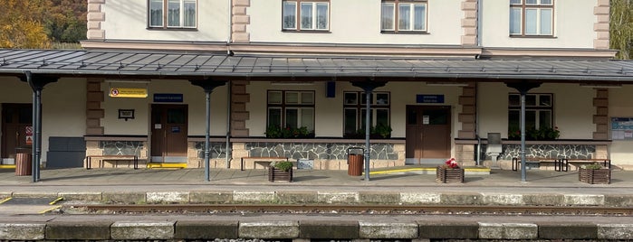 Železniční stanice Karlštejn is one of Lieux qui ont plu à Zuzana.