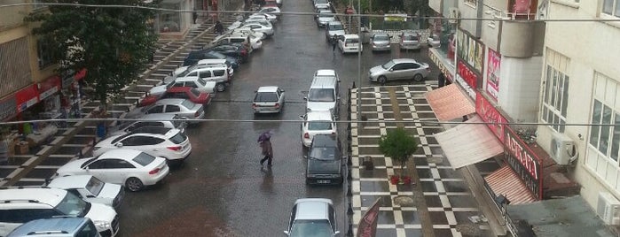 Bahçelievler Çarşı Caddesi is one of Zekeriya'nın Beğendiği Mekanlar.