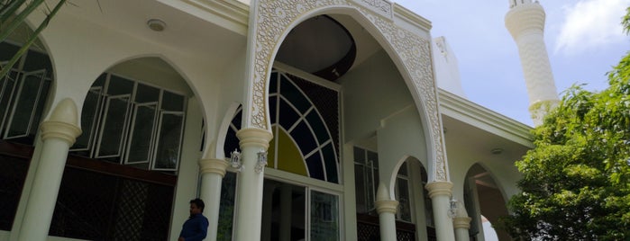 Masjid Al-Sultan Hassan Izzudheen is one of Mosques in Malé.