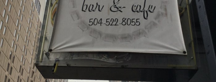 Kubi's Cafe & Bar is one of Mac'ın Beğendiği Mekanlar.