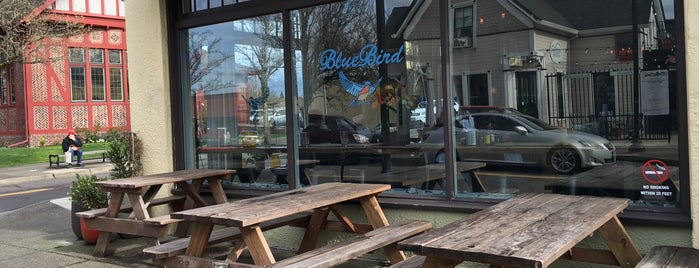 Bluebird Dining Hall is one of Orte, die Pat gefallen.